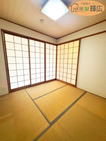 サンヒルズ坂田町　2階の和室