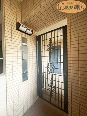 サンヒルズ坂田町　2階の玄関