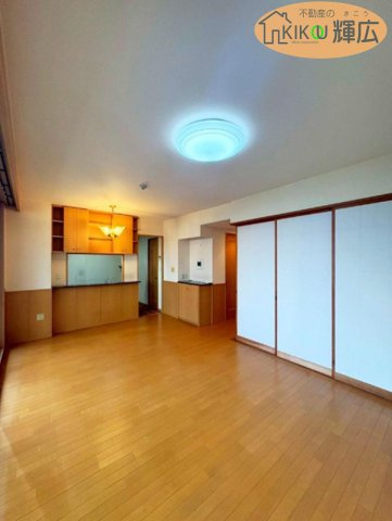サンヒルズ坂田町　2階の居間・リビング