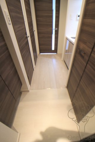 S-RESIDENCE天満Gracisの玄関