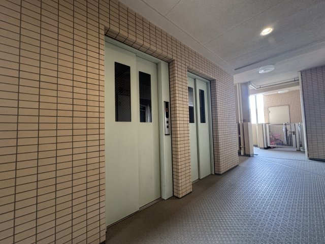 エンゼルパークソレイユ住吉のその他共用部分|エレベーター2基付きマンションです♪