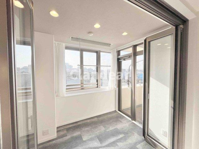 ヴェルビュ亀有のバルコニー|ドキドキの新生活も、安心してスタート。ぴったりの住まいを見つけませんか？クランディアが一緒に住まい選びをサポートします‼　まずは、お気軽にお問合せください　＃クランディア