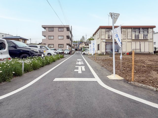 瑞穂町箱根ヶ崎　土地の前面道路含む現地写真
