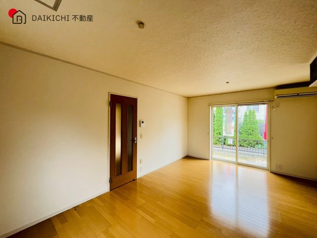 【居間・リビング】 | 毛呂山町目白台2丁目　中古戸建