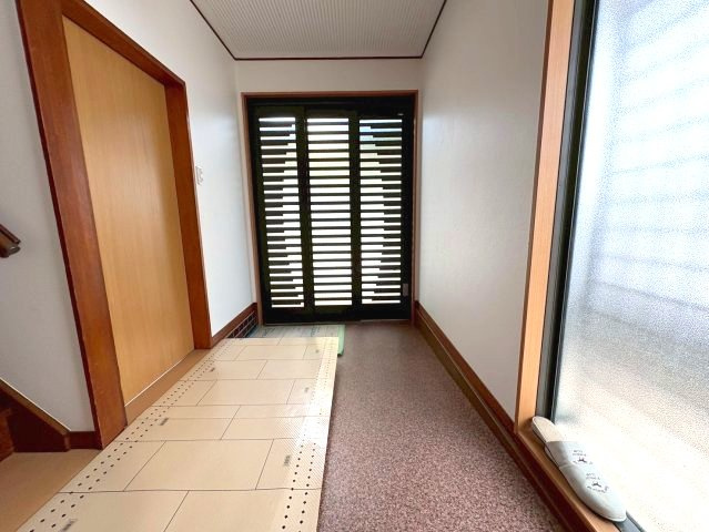 三日市町貸家の玄関