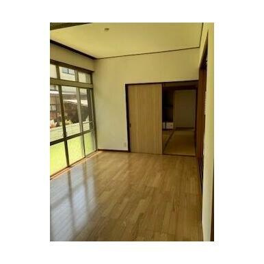 揖保郡太子町原　中古戸建の洋室