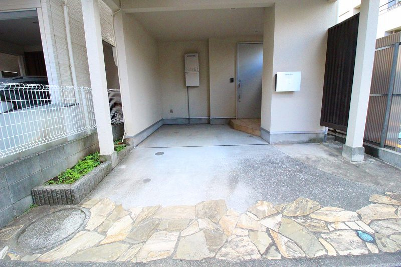木月3丁目戸建の駐車場