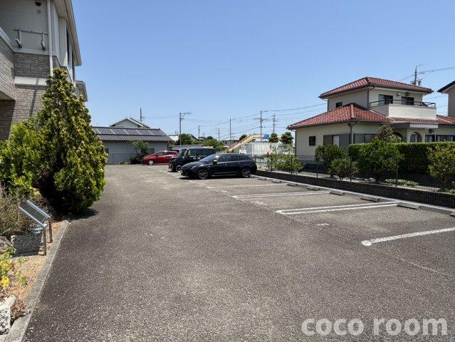 セピアパレスの駐車場