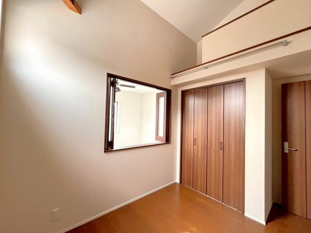 【No.7649】湯所町1丁目/中古住宅/P4台の洋室