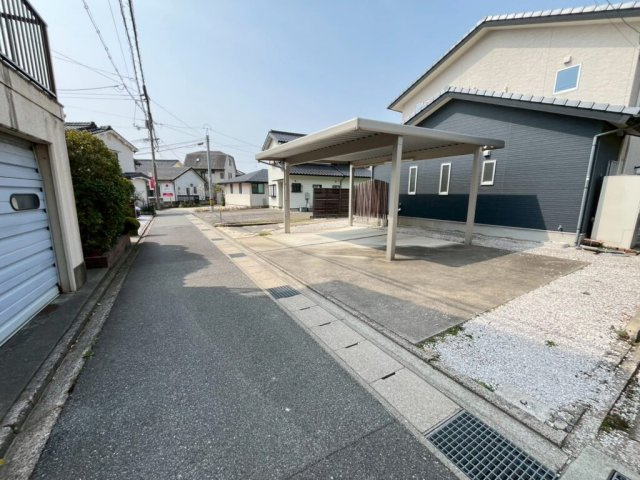 【No.7649】湯所町1丁目/中古住宅/P4台の駐車場