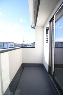 【バルコニー】 | 明健小学校・明健中学校区　郡山市富久山町　-リガーレⅡ-　９期　全２棟　２号棟 | 同社施工例