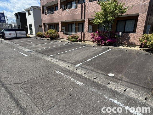 エーヴィヒ　ハイムⅡの駐車場
