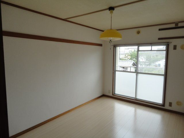 栄田マンションの洋室