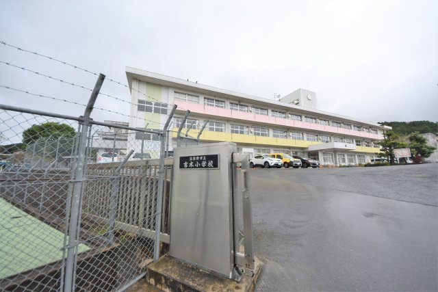 筑紫野市大字吉木第2-1棟（1号棟）の周辺|吉木小学校