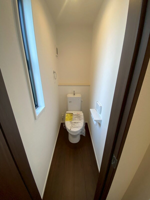 【トイレ】 | 箱崎1丁目戸建 | 別号室の写真になります。現況優先。