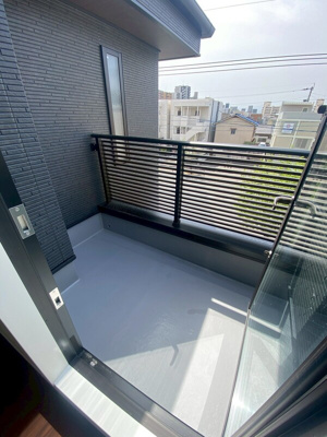 【バルコニー】 | 箱崎1丁目戸建 | 別号室の写真になります。現況優先。