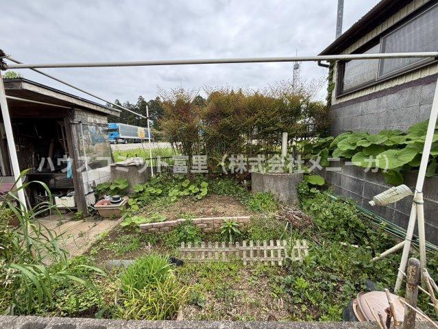 七栄　中古戸建の庭