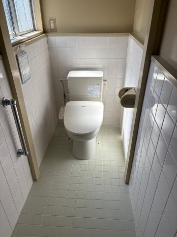 里見貸戸建のトイレ