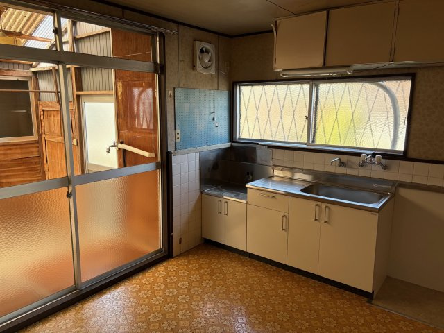 里見貸戸建のキッチン