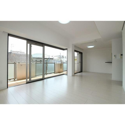 【居間・リビング】 | ガーデン杉並方南 | 明るい洋室！