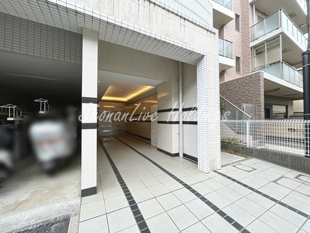 藤沢市鵠沼花沢町の賃貸マンションのエントランス|清潔なエントランスです