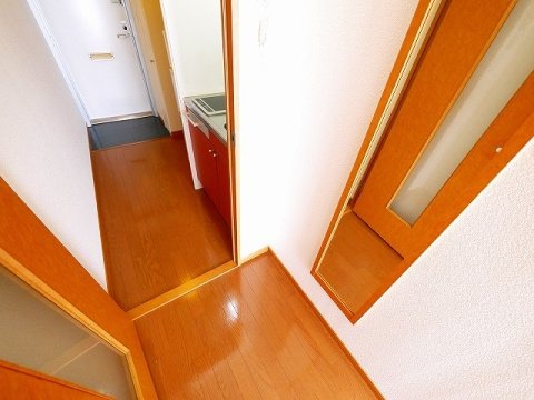 レオパレスＢｏｎｎｅ　ｊｏｕｒｎｅｅの玄関|毎日通る玄関はこちらです