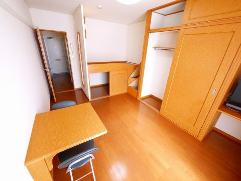 レオパレスＢｏｎｎｅ　ｊｏｕｒｎｅｅの洋室|ゆったりした洋室です