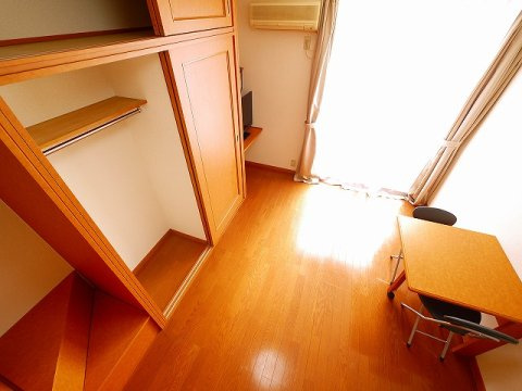 レオパレスＢｏｎｎｅ　ｊｏｕｒｎｅｅの居間・リビング|こちらの居間で趣味の時間をお楽しみください