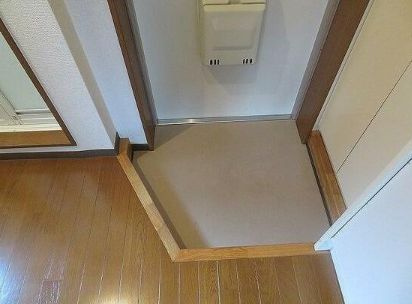 クレール・カサベルデの玄関
