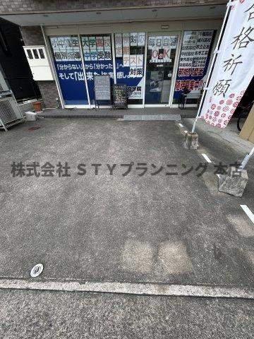 仲介手数料0円！	EARTHY　VILLAGEの駐車場
