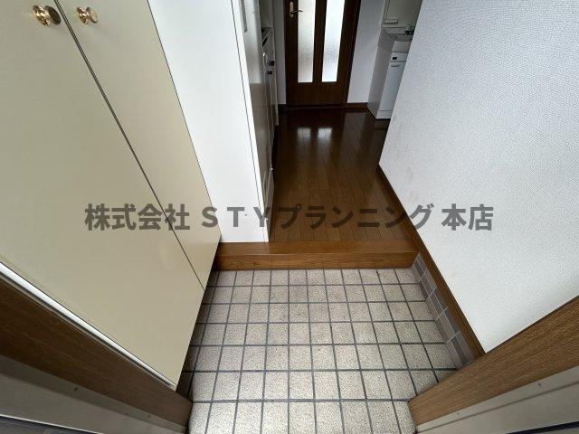 仲介手数料0円！	EARTHY　VILLAGEの玄関