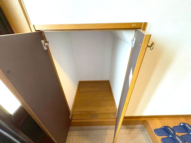 北貴望ヶ丘戸建の収納