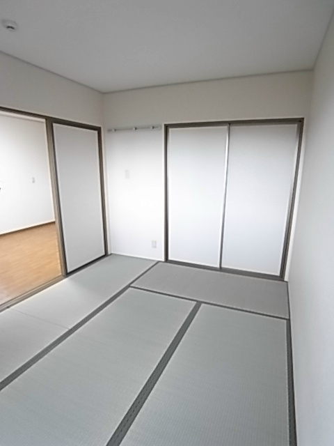 ルミエール甲東園Ⅱの和室