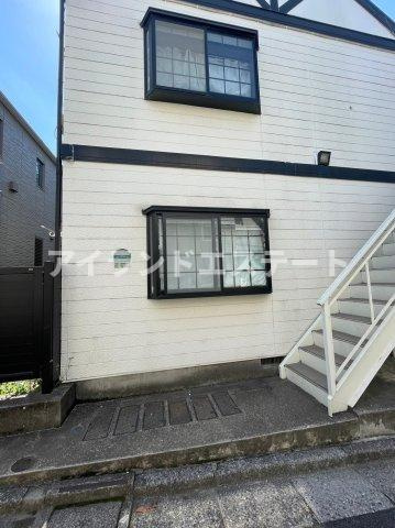 MINIMUM　内装リフォーム中　角部屋　南向きのエントランス