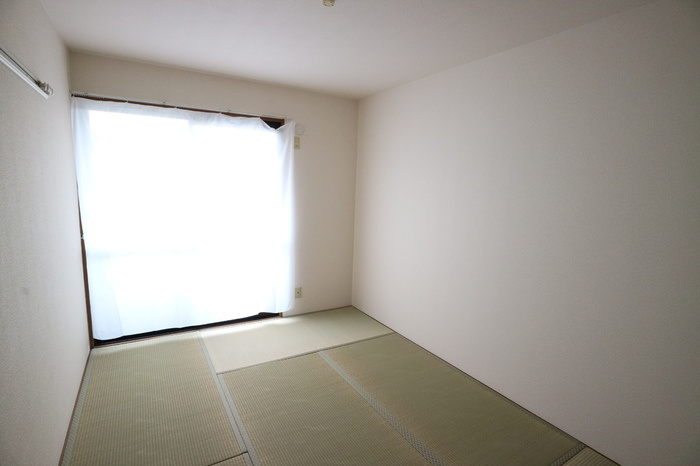 クレールタウン立花Bの和室
