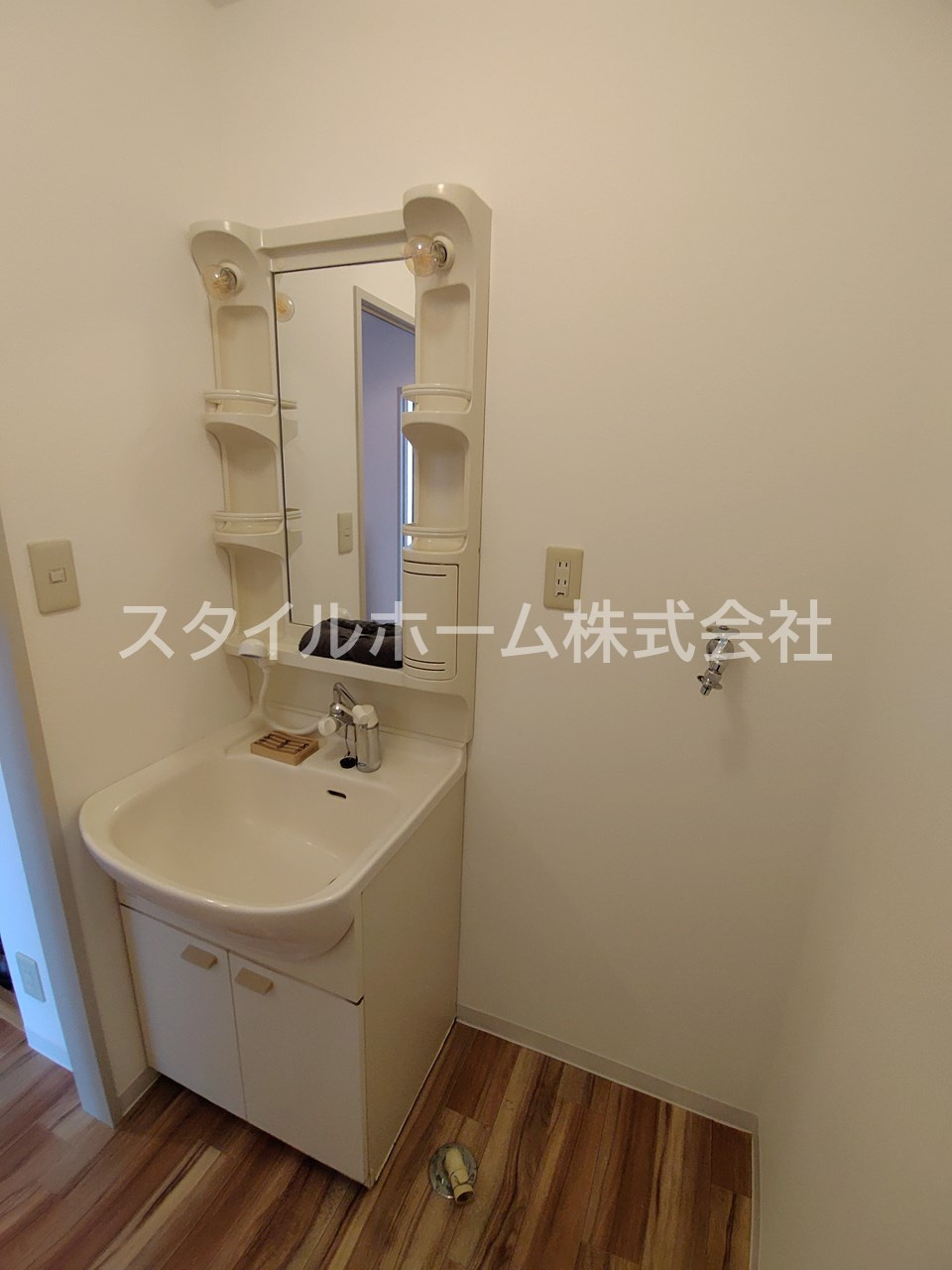 サンコーポ山田　Eの洗面所|別部屋写真です。
