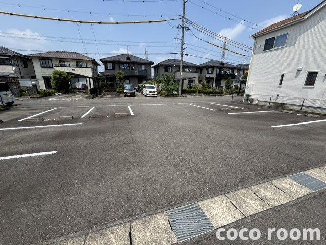 ぺブルコートの駐車場