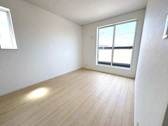 【寝室】 | 福岡市東区水谷1丁目第5　1号棟（全5棟）【仲介手数料無料・0円】 | 現地写真。2階主寝室です。