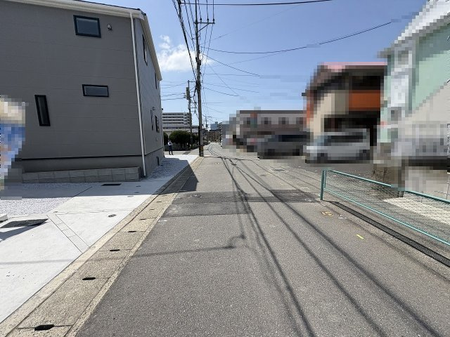 【その他】 | 福岡市東区水谷1丁目第5　1号棟（全5棟）【仲介手数料無料・0円】 | 現地写真。前面道路です。