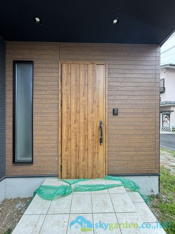 小田原市酒匂　築後未入居戸建　全2棟2号棟の玄関
