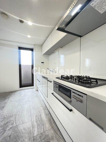 302のキッチン|ドキドキの新生活も、安心してスタート。ぴったりの住まいを見つけませんか？クランディアが一緒に住まい選びをサポートします‼　まずは、お気軽にお問合せください　＃クランディア