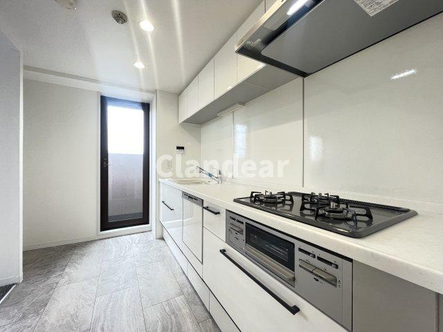 302のキッチン|ドキドキの新生活も、安心してスタート。ぴったりの住まいを見つけませんか？クランディアが一緒に住まい選びをサポートします‼　まずは、お気軽にお問合せください　＃クランディア