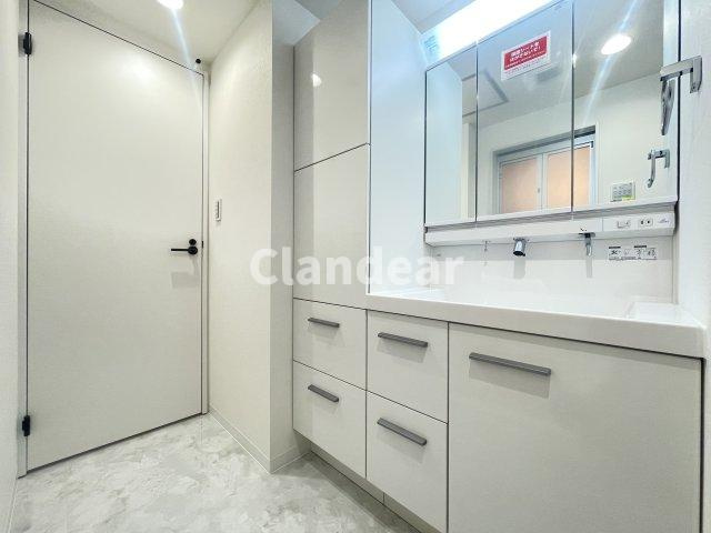 302の独立洗面台|ドキドキの新生活も、安心してスタート。ぴったりの住まいを見つけませんか？クランディアが一緒に住まい選びをサポートします‼　まずは、お気軽にお問合せください　＃クランディア
