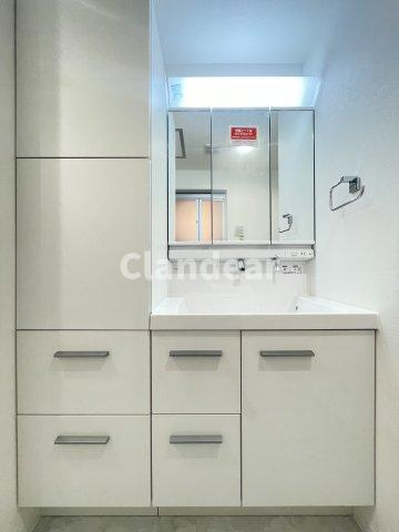 302の独立洗面台|ドキドキの新生活も、安心してスタート。ぴったりの住まいを見つけませんか？クランディアが一緒に住まい選びをサポートします‼　まずは、お気軽にお問合せください　＃クランディア