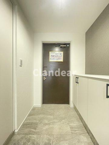 302の玄関|ドキドキの新生活も、安心してスタート。ぴったりの住まいを見つけませんか？クランディアが一緒に住まい選びをサポートします‼　まずは、お気軽にお問合せください　＃クランディア