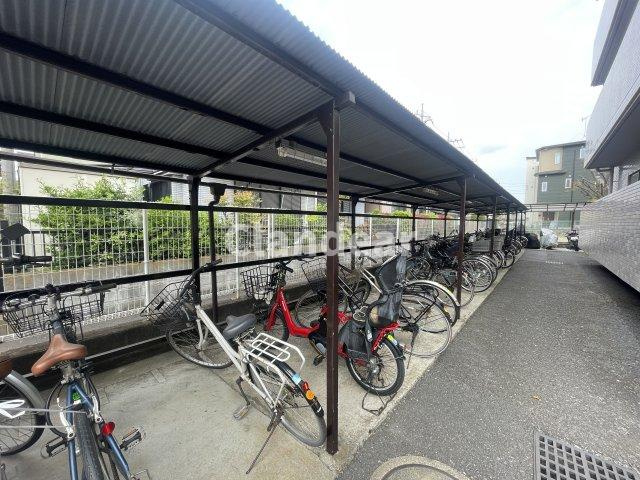 302の駐輪場|ドキドキの新生活も、安心してスタート。ぴったりの住まいを見つけませんか？クランディアが一緒に住まい選びをサポートします‼　まずは、お気軽にお問合せください　＃クランディア