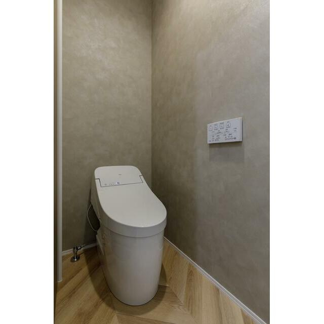敦賀市公文名中古戸建のトイレ