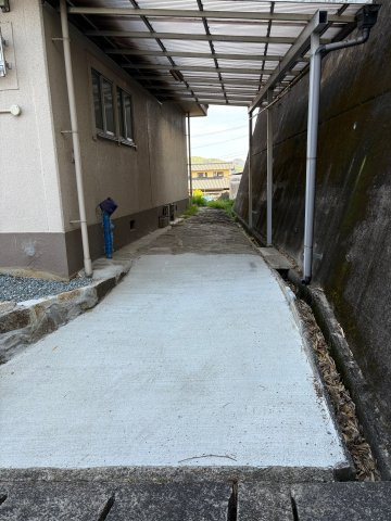 金光町占見貸戸建ての駐車場