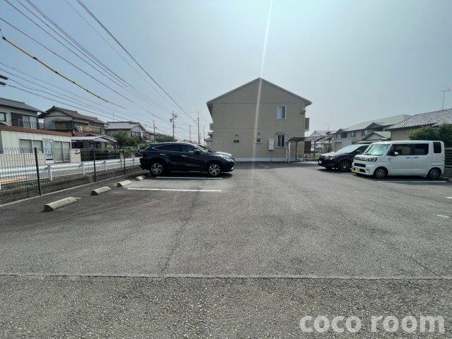 カリーナの駐車場