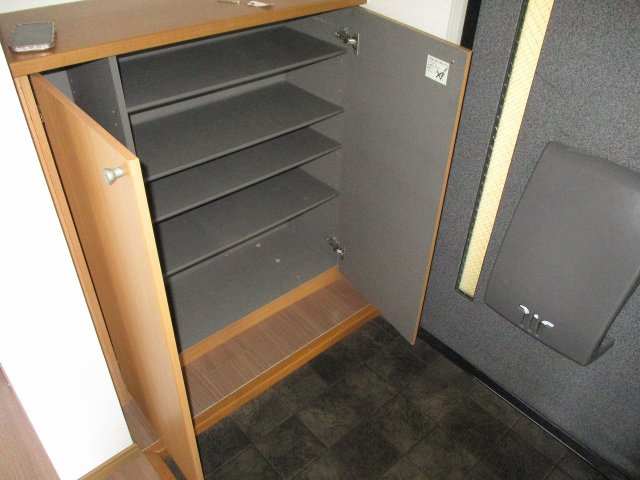 エクセレント西明石Ａ棟の玄関
